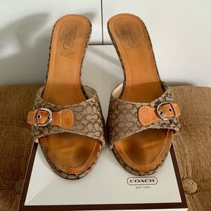 ✨SOLD✨ Coach Ashleigh Khaki Jacquard Heeled Sandals Size 7.5